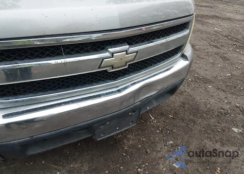 2008 Chevrolet Silverado 1500 Work Truck z USA, uszkodzony, nr VIN 1GCEC14C48E146018
